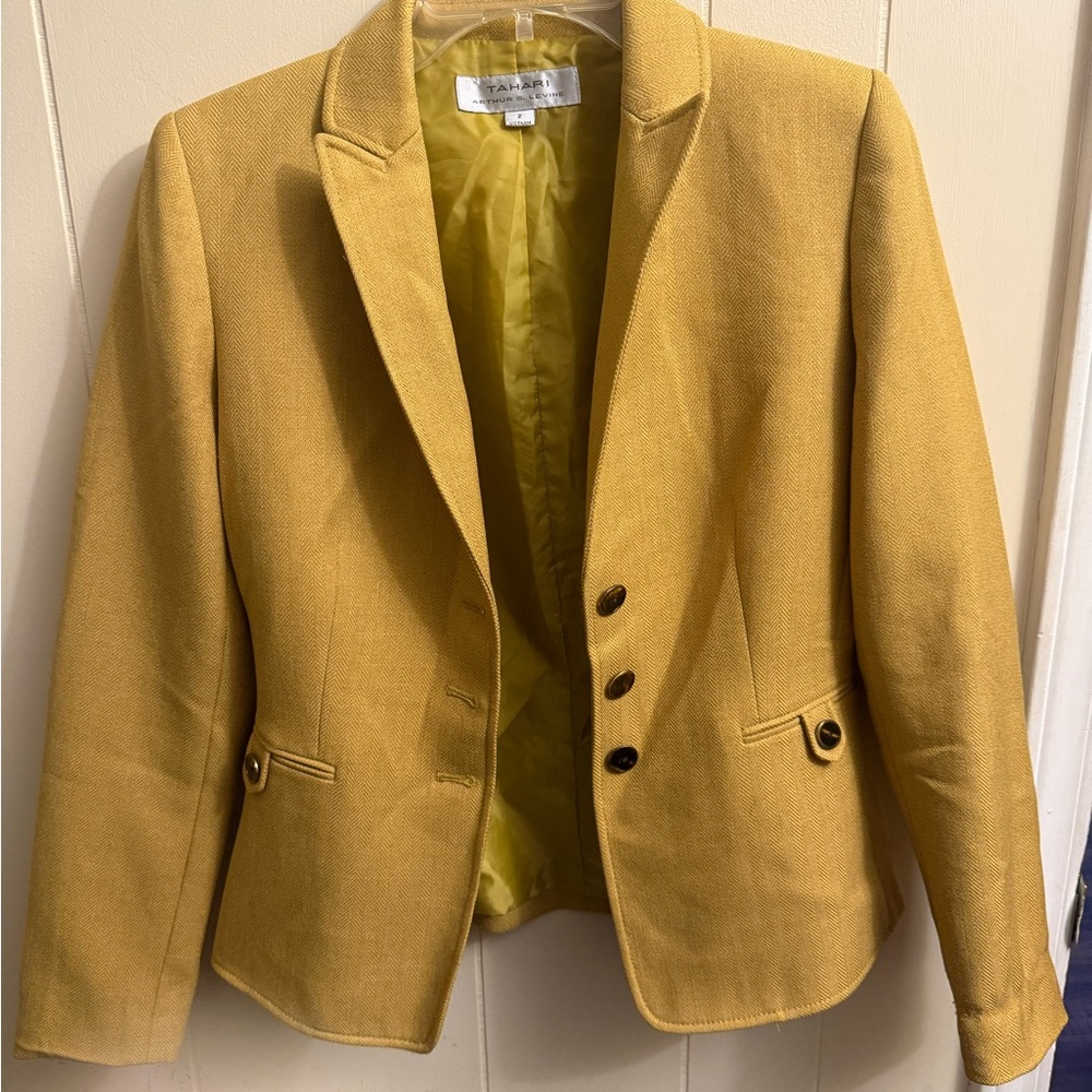 H&M Yellow Blazer with Notched Lapels and Structured Shoulders